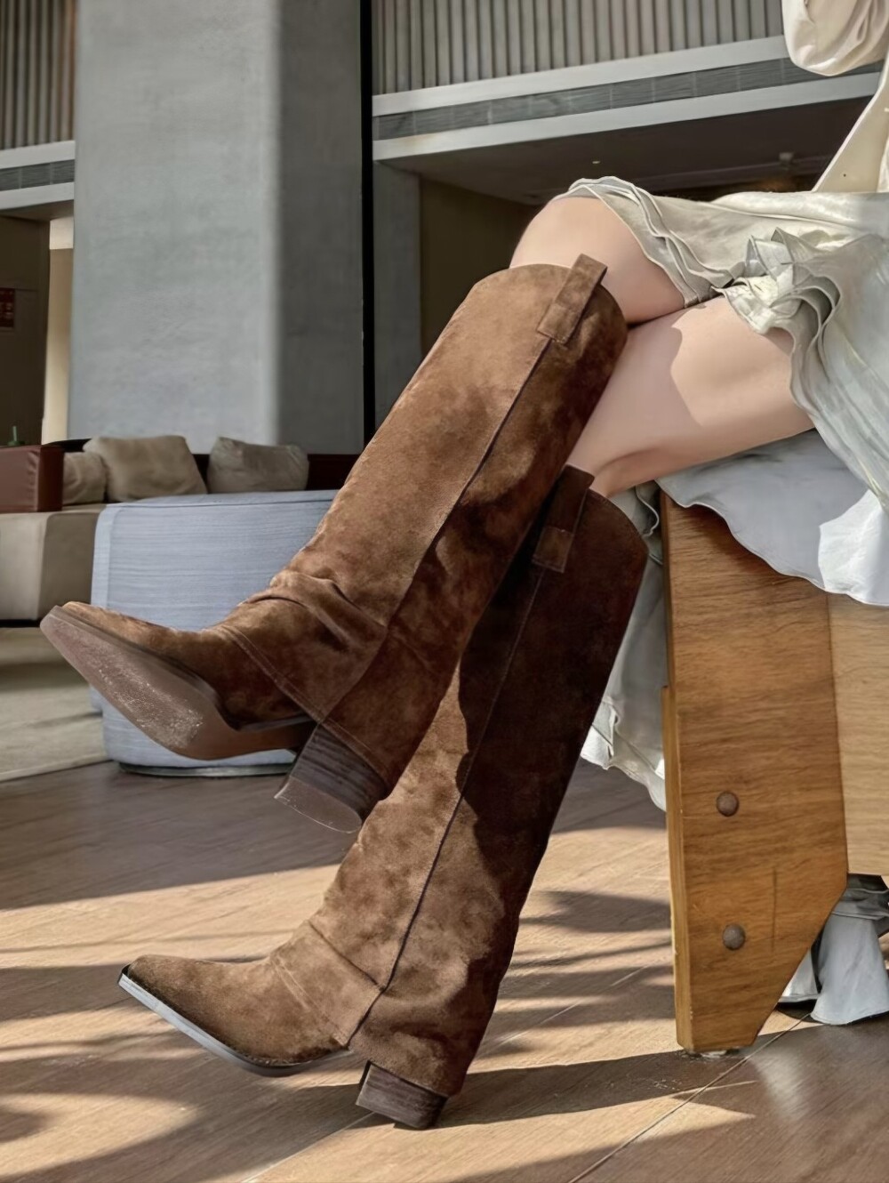 Trending Women's Tall Boots, Match Dresses in Summer; Brown Knee-high Rider Boot - Picture 3 of 16